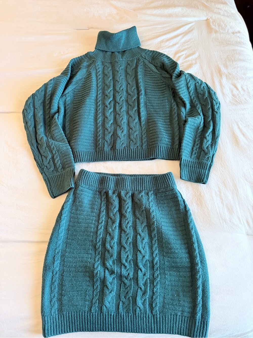 Lulu’s Cable-Knit Forest Green Two Piece Knit Sweater and Skirt Set